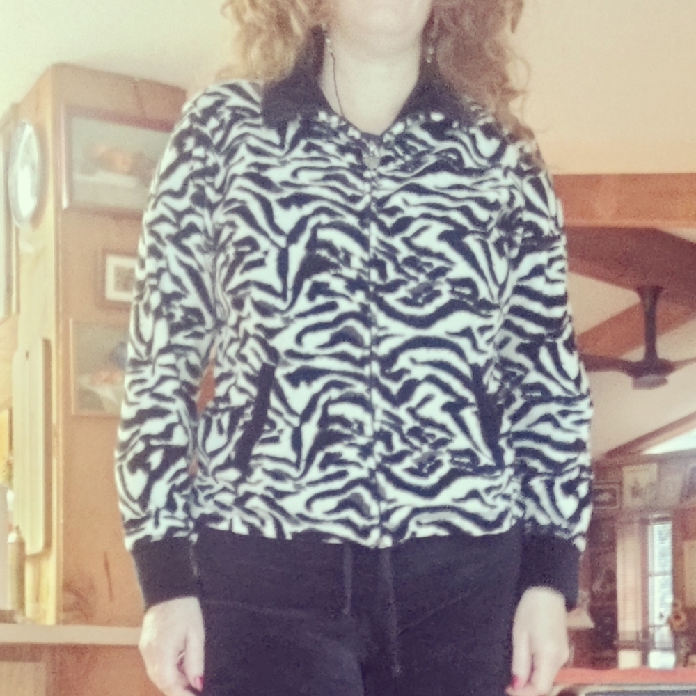 Animal print jogger jacket with pockets and adjustable